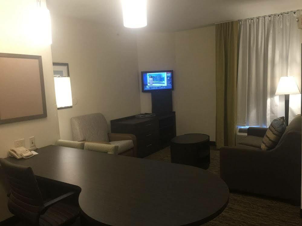 แคนเดิ้ลวูด สวีท ลินคอล์น Hotel ภายนอก รูปภาพ